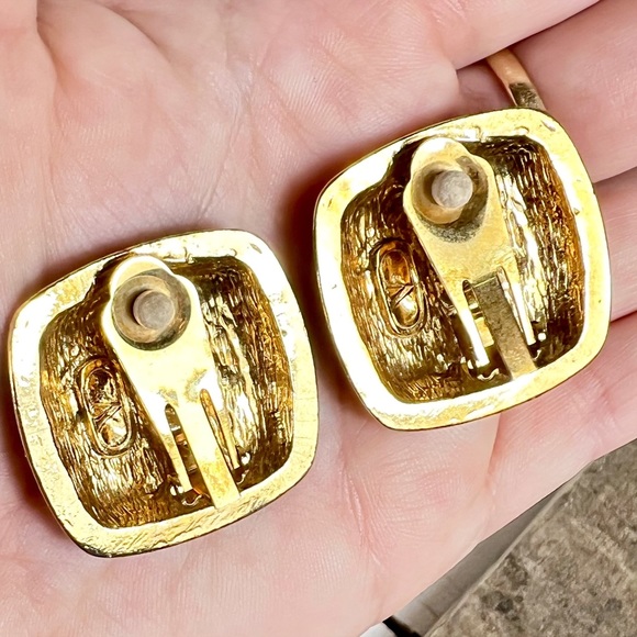 Valentino Garavani Vintage Crystal & Enamel Clip-On Earrings - Picture 7 of 10